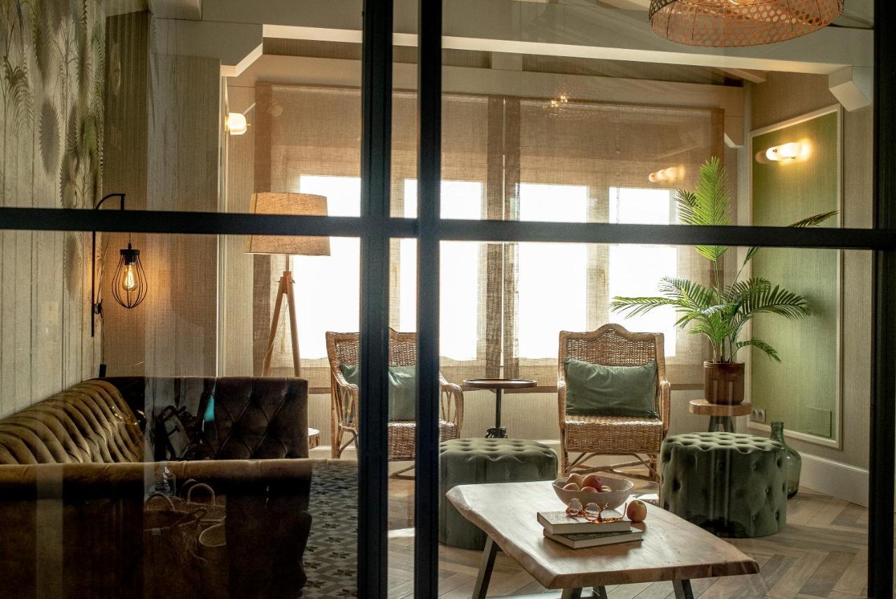 Apartamentos Boutique Fuente Real 柯米拉斯 外观 照片