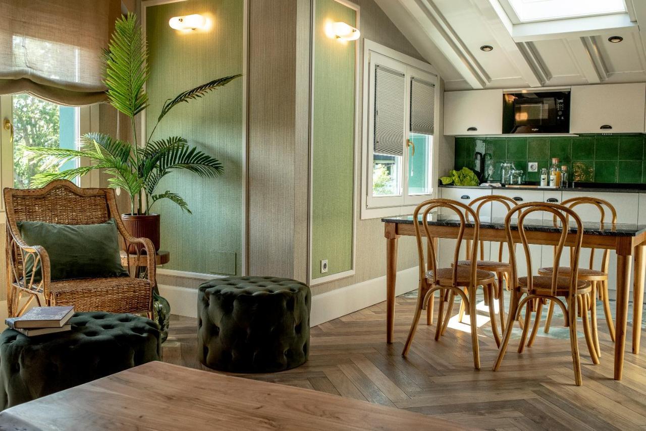Apartamentos Boutique Fuente Real 柯米拉斯 外观 照片