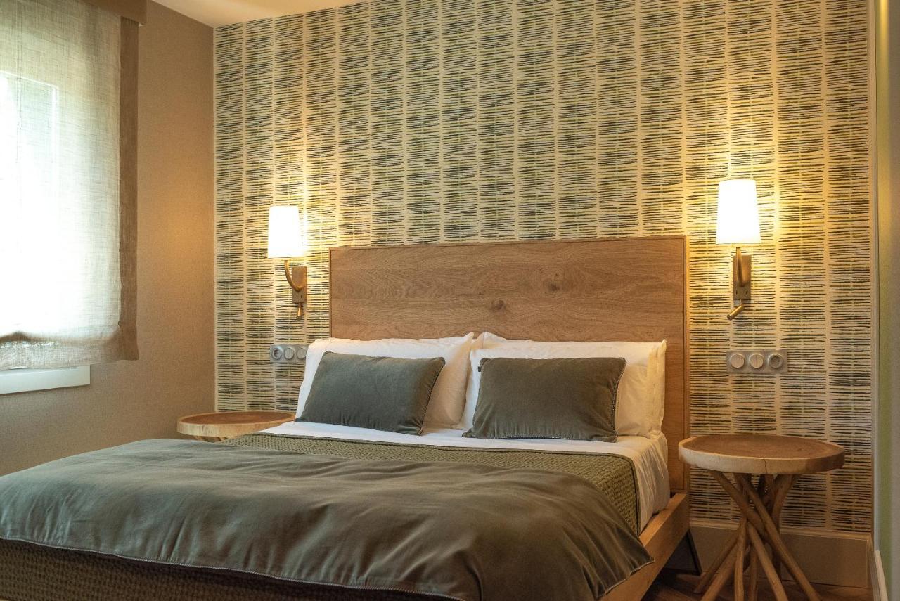 Apartamentos Boutique Fuente Real 柯米拉斯 外观 照片